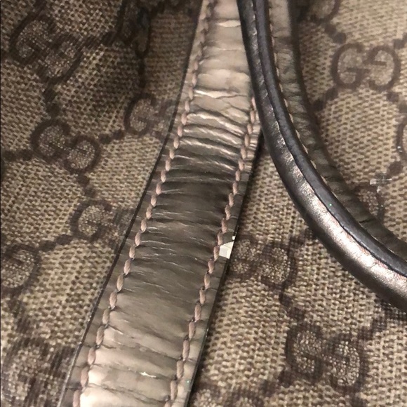 Authentic Gucci - Picture 3 of 8